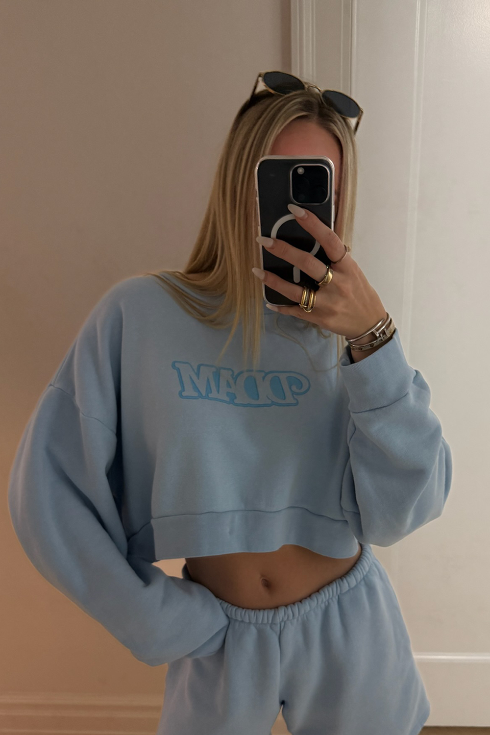 James Crewneck Retro